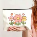 Leinwand Blumen Kosmetiktasche Detail zeigt niedliches Cartoon Blumenmuster und Reißverschluss. - Stil 15