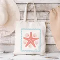 Weisse Segeltuchtasche mit Strand Seestern und Muschel Grafikprint fuer Alltag und Reisen. - Meeresprint / 35x40cm