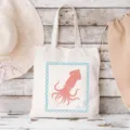 Detailansicht der Leinentasche mit süßem rosa Tintenfisch-Druck für Strandurlaub. - Rosa Tintenfisch / 35x40cm