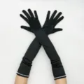 Lange schwarze Satin Handschuhe mit Perlenverzahnung für 1920er Jahre Partys und Opern. - Einheitsgröße / Schwarz