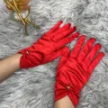 Gants en satin rouge avec decoration de perles, accessoires de soiree de robe de mariee principale. - Taille unique / Rouge