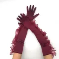 Gants longs en satin bourgogne avec volants transparents et perles pour soirée et mariage. - Bordeaux