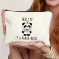 Leinen Kosmetiktasche mit süßem Panda Krankenschwester Print, tragbare Reißverschlusstasche Geschenke. - Panda-Krankenschwester