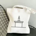 Minimalistische weiße Segeltuchtasche Detailansicht, schwarzes Linienkunst Kerze Design, Umhängetasche. - 35x40cm / Kerzenmuster
