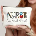 Λεπτομερής εικόνα τσάντας καλλυντικών από καμβά, θήκη αποθήκευσης με νοσοκόμα. - Θέμα Νοσοκόμας 18