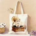 Leinen-Tragetasche Detail mit ästhetischem Aquarell-Katzen- und Vintage-Grammophon-Druckdesign. - Ragdoll Katze Grammofon Stil (13)