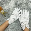 Gants en satin blanc élégants ornés de perles pour mariages, bals et soirées habillées. - Taille unique / Blanc