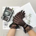 Gants en dentelle et résine noire d'été pour femmes, gants de protection solaire vintage. - Taille unique / Bordure Festonnée Noire