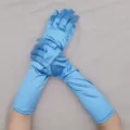 Hellblaue lange Satin-Handschuhe, glänzender Elasthan-Stoff, elegante Abend- und Sonnenschutz. - Einheitsgröße / Mittelblau