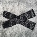 Gants en longue dentelle noire élégants avec motif floral, parfaits pour la protection solaire. - Taille unique / Noir