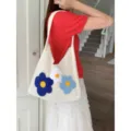 Borsa a tracolla in maglia estiva con ricamo di fiori, grande borsa tote intrecciata. - Bianco