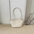 Elegante borsa a tracolla intrecciata bianca da donna, ideale per l'estate con grande capienza. - Bianco
