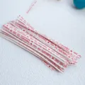 Witte papieren twist ties met rode tekst especially for you voor geschenkverpakking. - 10x0.4cm (ai-100 Stuks/Pak)
