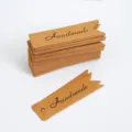 Vintage Kraftpapier Etiketten mit handgemachtem Druck fur DIY Schmuck und Geschenke Verpackung. - Handmade Stil / 100 Stück (7x2cm) / Kraftfarbe