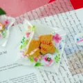 Frühling frische Blumen transparente selbstklebende Geschenkverpackungsbeutel für Kekse - 100 Stück/Packung (10*10+3 cm)