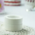 Cinta adhesiva blanca lisa minimalista, ideal para diarios, planificadores y manualidades. - Un rollo de blanco