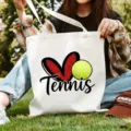 Segeltuch Tragetasche mit Tennis Herz Druck, laessige Umhaengetasche fuer Damen und Studenten - Rotes Herz Tennis-Druck / 35x40cm