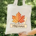 Bolsa tote de lona para profesor con estampado de hoja de arce y regla para uso diario. - Estilo 5 / 35*40cm