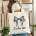 Grosse Kapazitaet Leinen Tragetasche mit Bleistift Schleife Design, perfektes Lehrer Geschenk. - Bleistift Schleife Druckstil (8) / Gebrochenes Weiß / 35*40cm