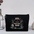 Schwarze Kosmetiktasche mit Reißverschluss und Medizinmotiv, idealer praktischer Beutel. - Medikamententasche Stil (43)