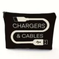 Schwarze Leinen Reißverschlusstasche Detailansicht mit Kabel und Lader Grafik Aufdruck - Chargers Cables Druck Stil (70)