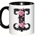 Tasse à café en céramique blanche avec anse noire et monogramme floral de roses roses élégant. - Baroque Anglaise Lettre I