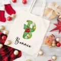 Personalisierte Weihnachtsbuchstaben Leinentasche Detailansicht mit festlicher Deko. - 35*40cm / Buchstabe B