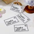 Minimalistische zwart-witte rechthoekige wenskaarten met mooie typografie en hartjes. - 30 Stuks/Pak (thanks and love)