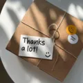 Biglietto di auguri minimalista in carta kraft con tipografia nera per ringraziamenti ed eventi. - 30 Pezzi/Confezione (thanks)
