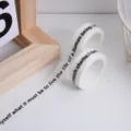 Minimalistische zwart-witte washi tape met engelse letters voor dagboek en handwerk. - Fijne Letters / 1,5 cm * 5 m