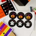 Halloween adesivi rotondi autoadesivi zucca fantasma scatola regalo festa etichette - Confezione da 6 Pezzi (Stile C)