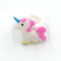 Detaillierte Nahaufnahme des süßen Cartoon Einhorn PVC Rings für Kinder mit tollem Design. - Einhorn 15