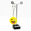 Leuke emoji sleutelhanger van PVC met metalen ring, grappige tas en auto accessoire. - Expressie 13
