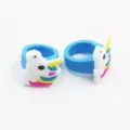 Süße Cartoon Einhorn Silikonringe für Kinder, buntes weiches Gummi Regenbogen Ring Spielzeug. - Einhorn 05