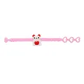 Detailansicht des rosa PVC Cartoon Bär verstellbaren Kinderarmbands mit Herzschnalle. - Rosa Herzbärstil