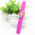 Niedliches Meerjungfrau Silikon Klapparmband Cartoon Handgelenkband fuer Party Geschenke - Fuchsia