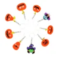 Halloween PVC weichgummi Schlüsselanhänger Set mit niedlichen Kürbis und Hexen Motiven. - Zufällige gemischte Metallschnalle