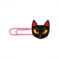 Close-up detail van de schattige zwarte kat PVC paperclip, ideaal briefpapier accessoire. - Spook Kat Bladwijzer
