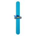 Bracelet slap en silicone avec design de voiture de course, idéal pour cadeaux de fête d'enfants. - Bracelet Slap Voiture de Course 06 (Bleu)