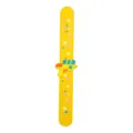 Bracelet slap en silicone avec étoiles et mini pistolet à eau, accessoire coloré pour enfants. - Bracelet Slap Étoile Pistolet à Eau