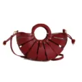 Schicke rote Leder-Muschelhandtasche mit geflochtenem Griff und Korbdesign für den Alltag. - Burgunderrot