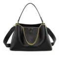 Bolso de hombro de cuero negro con cadena dorada y logotipo V, bolso elegante y práctico. - Negro