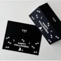 Etichetta di imballaggio per carta di Halloween occhi di fantasma spettrali dettaglio - Intestazione Nera / Foglio Singolo 8x8cm