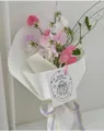 Hand-drawn gift greeting card with cute bear and cake design attached to a fresh flower bouquet. - 30 Pieces/Pack (9*5.5cm Happy White Day)