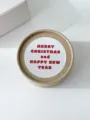 Gros plan détaillé d'une boîte cadeau ronde en papier kraft avec un autocollant de Noël festif. - 6 Pièces/Paquet (Diamètre Unique 5cm)