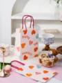 Sac cadeau en papier rose pour la Saint-Valentin avec cœurs, détail idéal pour pâtisserie. - 15x21x8cm Dessins Différents sur Deux Côtés