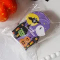 Halloween Deko Geschenkanhänger DIY Papierkarten Set mit süßem Geist und Kürbis Motiv - 50 Stück