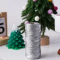 Silberne Metallkordel Spule zum Geschenke verpacken, DIY Handwerk und Feiertagsdekoration. - Silber / 1.5mm*100m