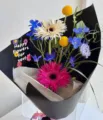 Hermoso ramo de flores mixtas con elegante envoltorio negro y tarjeta de felicitación - Happy Flowers for You 7*8.7cm (Paquete de 30)