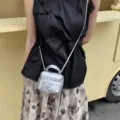 Mini bolso cruzado acolchado plateado con asa, bolso de mujer elegante y compacto - S / Plateado